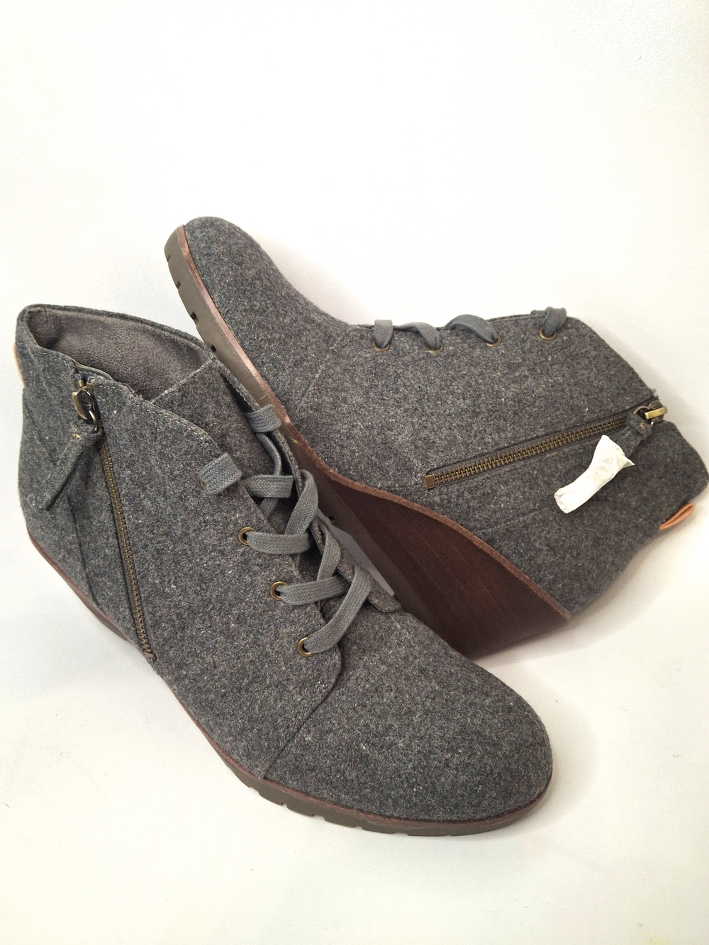 NEW Dr. Scholls Nelly Womens Wedge Ankle Boot Gray Wool Side Zip Fall Comfort 11